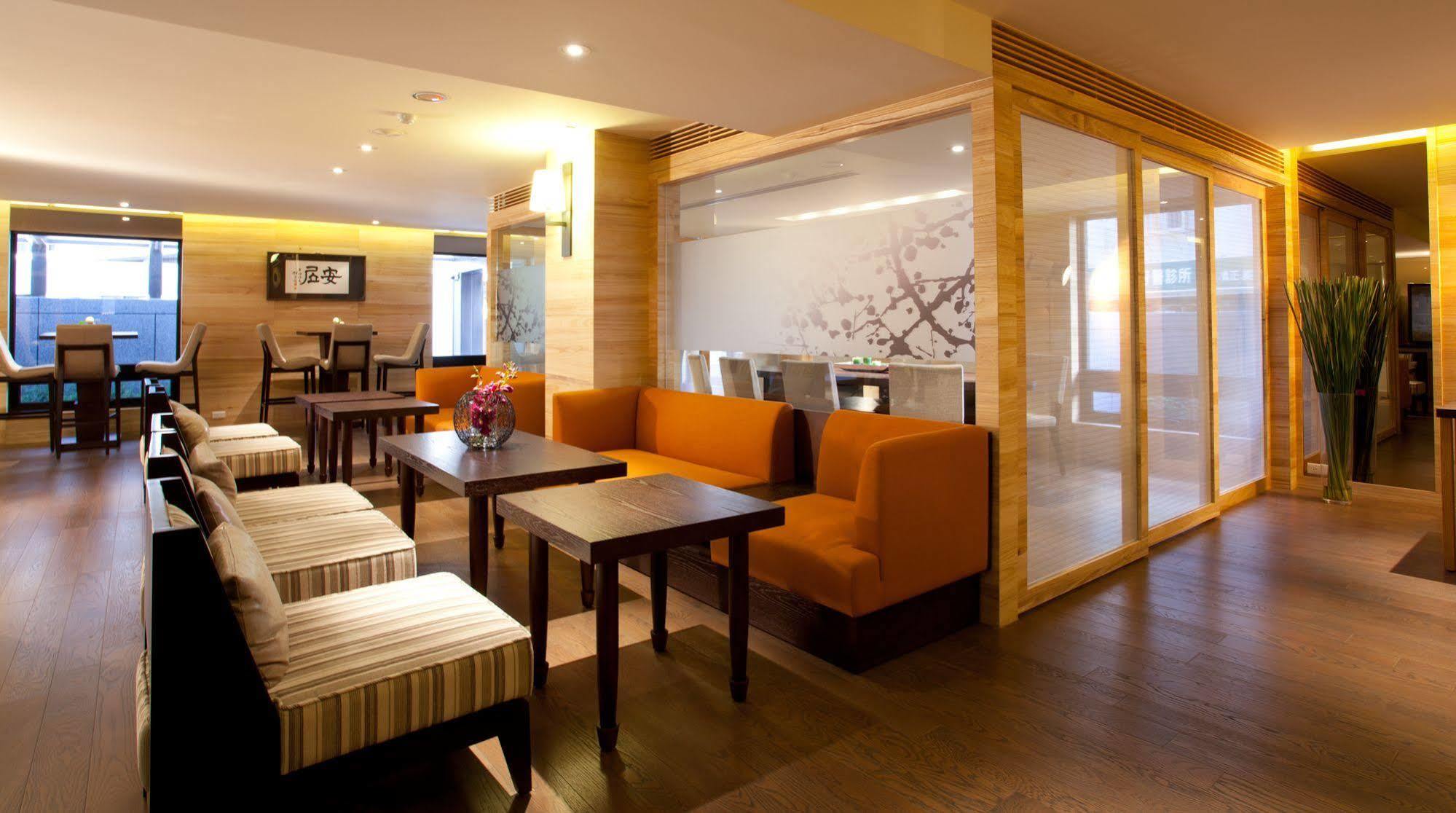 The Corner House Hotel Tajpej Buitenkant foto